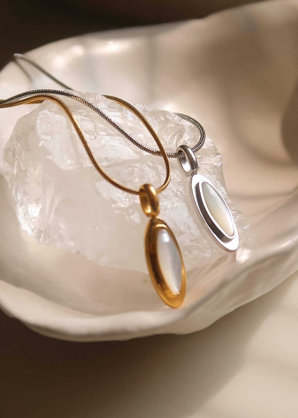 Amulet 18K Gold Non-Tarnish Shell Necklace