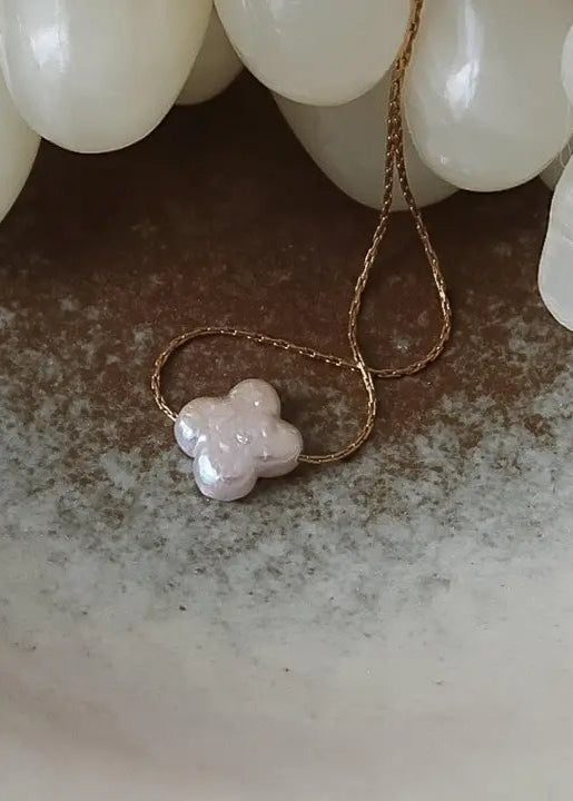 18K Gold Non-Tarnish Freshwater Pearl Clover Necklace