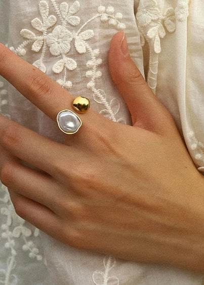 Cambria Abstract Pearl Ring