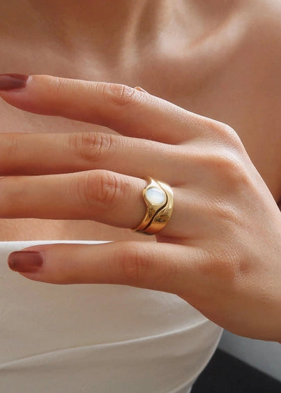 Aloutte Stone Wave Ring