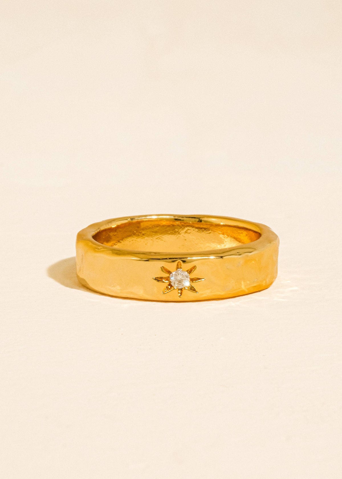 Naia 18K Gold Vintage Celestial Star Band Ring