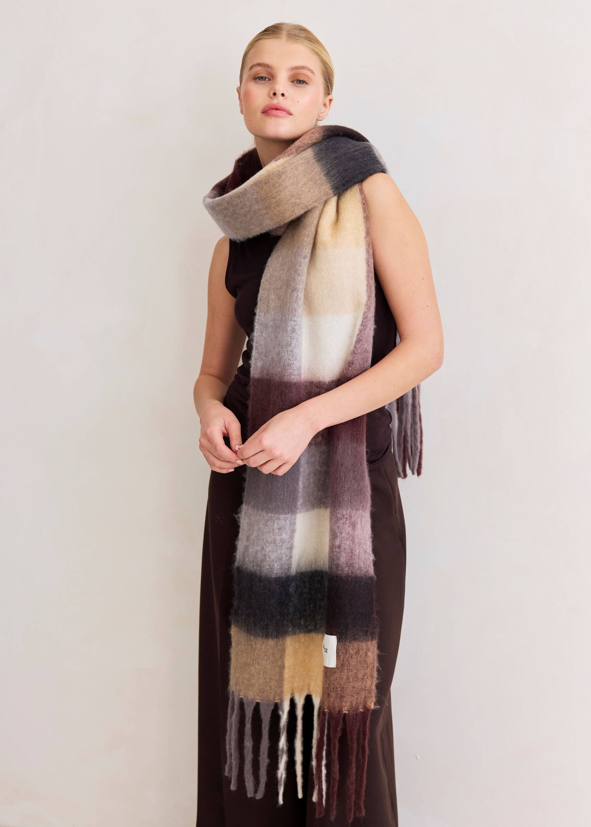 The Reykjavik Scarf in Dark Berry