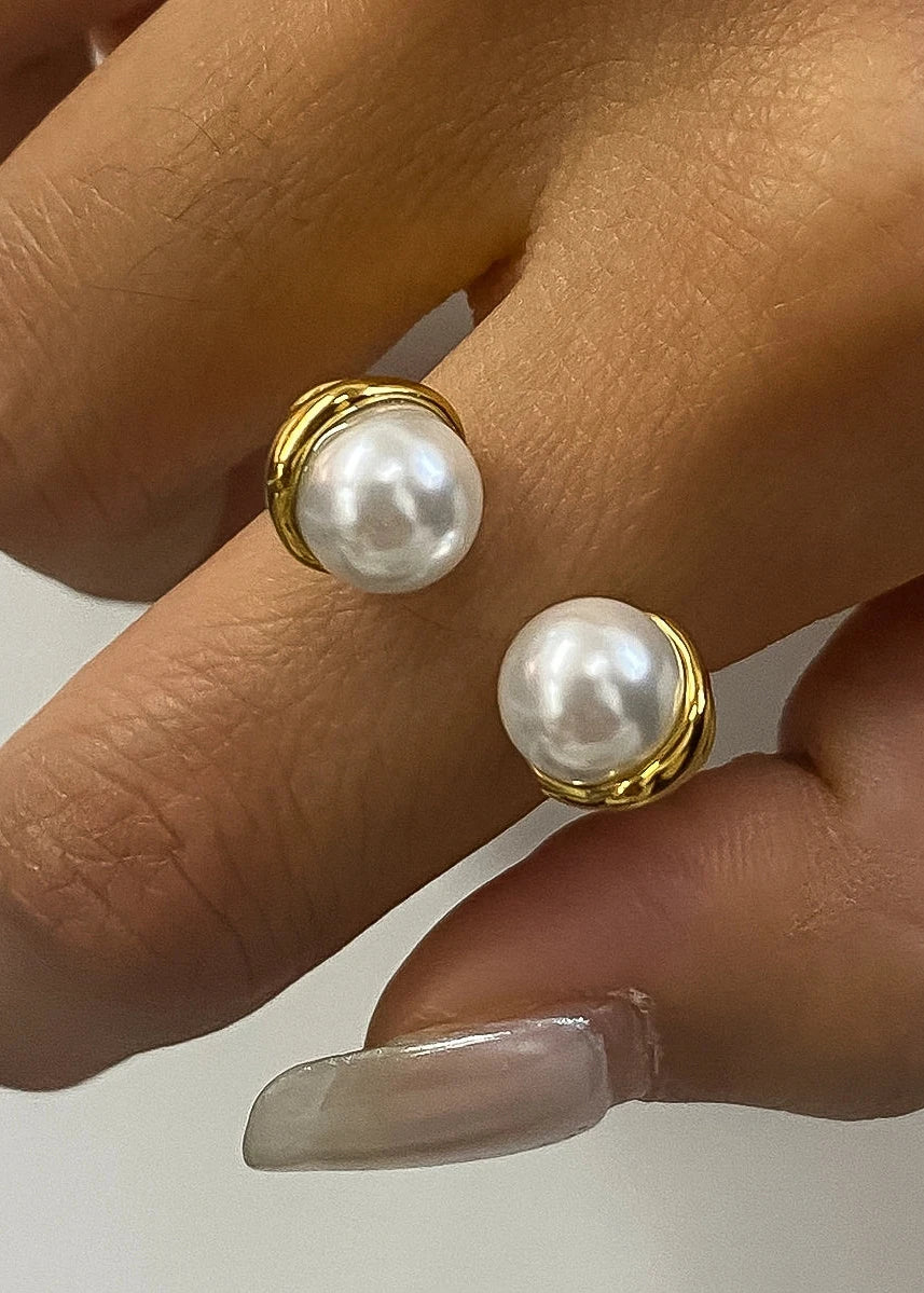 Eloura Gold Pearl Ring