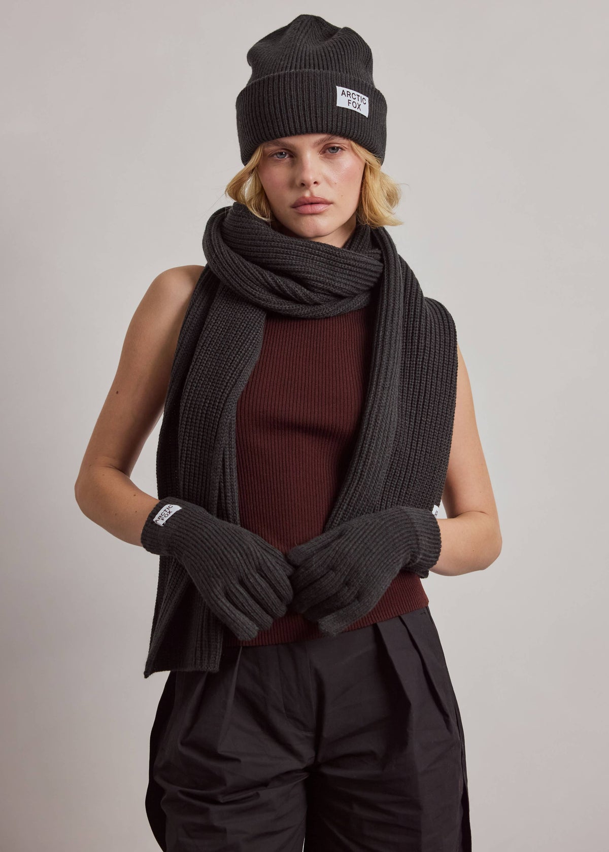 Arctic Fox Recycled Bottle Gloves in Black