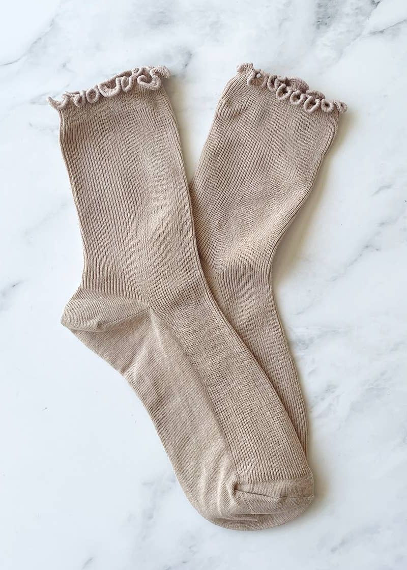 Wren Ruffle Socks in Mocha