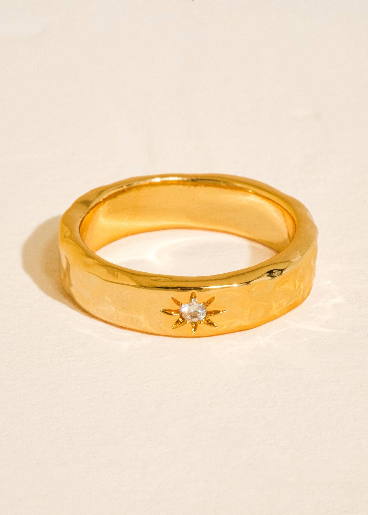 Naia 18K Gold Vintage Celestial Star Band Ring