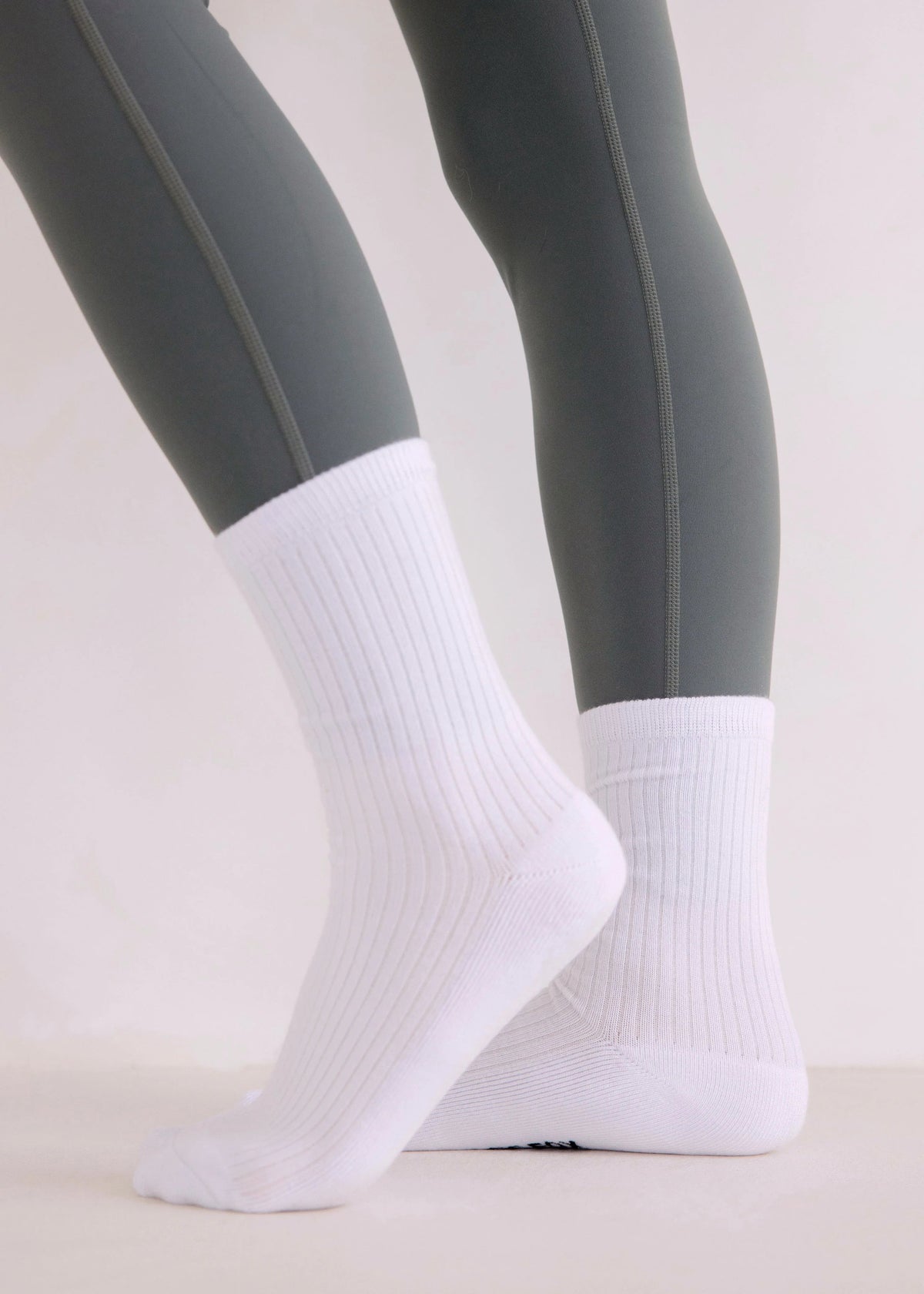Arctic Fox Everyday Socks in White