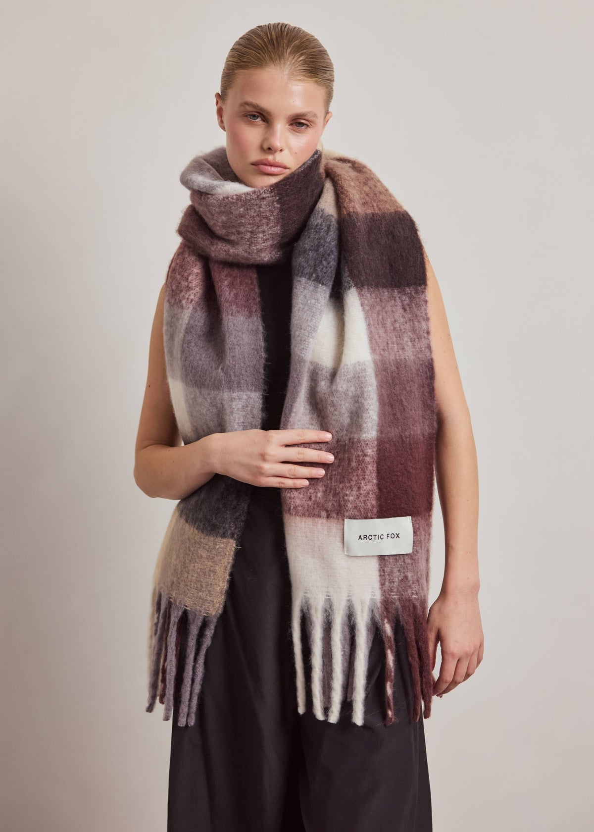 The Reykjavik Scarf in Dark Berry