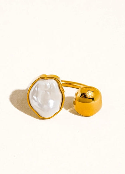 Cambria Abstract Pearl Ring