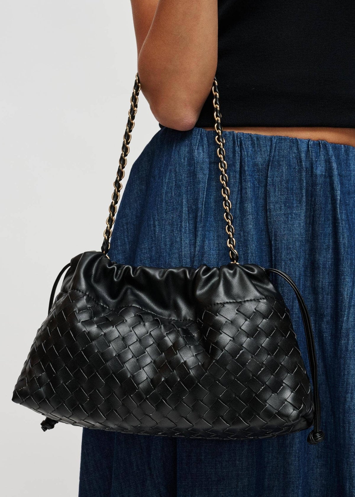 Urban Expressions Sawyer Shoulder Bag