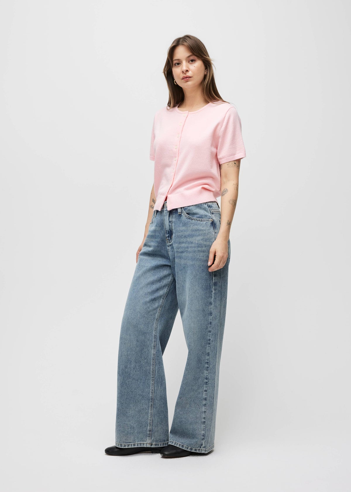 The Robyn Short Sleeve Cardigan in Pink