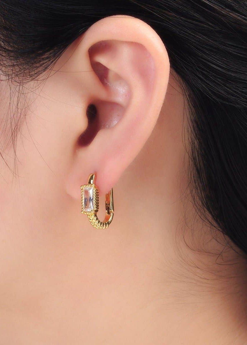 Dotted Oblong 16k Gold Filled Huggie Earrings
