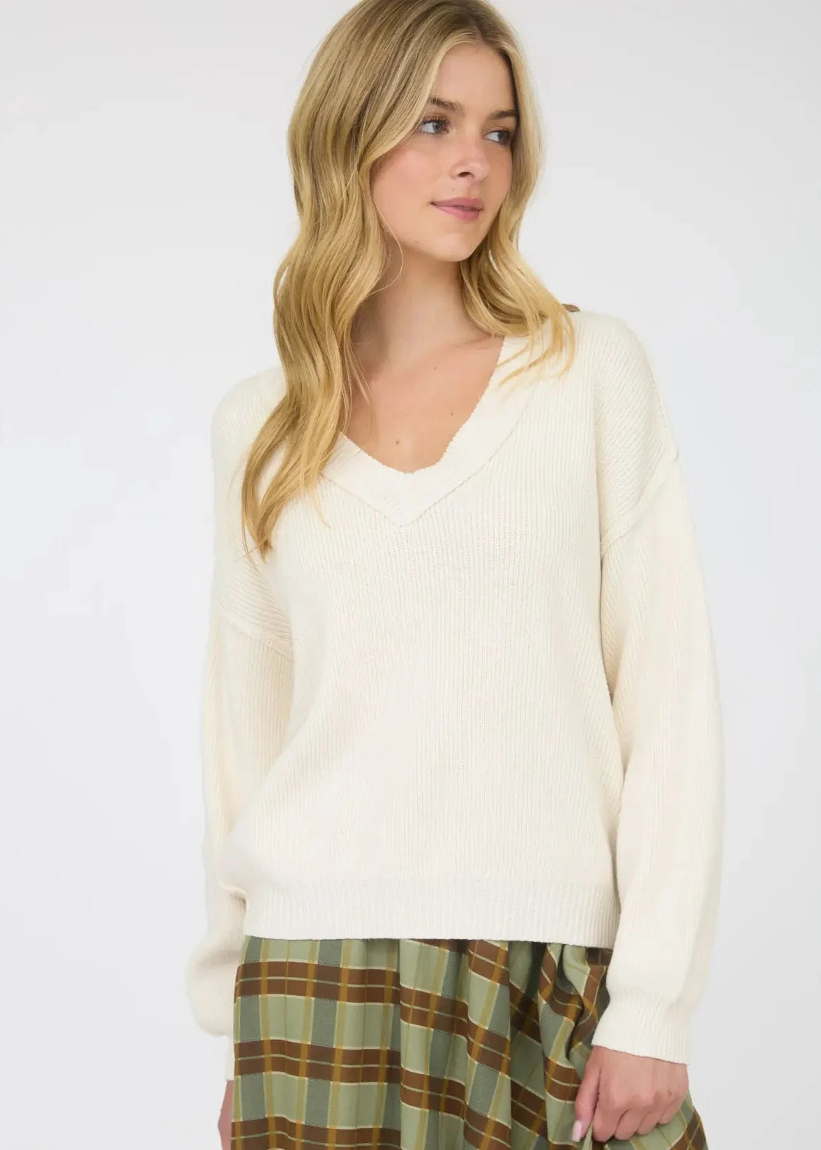 Carrie V Neck Pullover Sweater in Cream