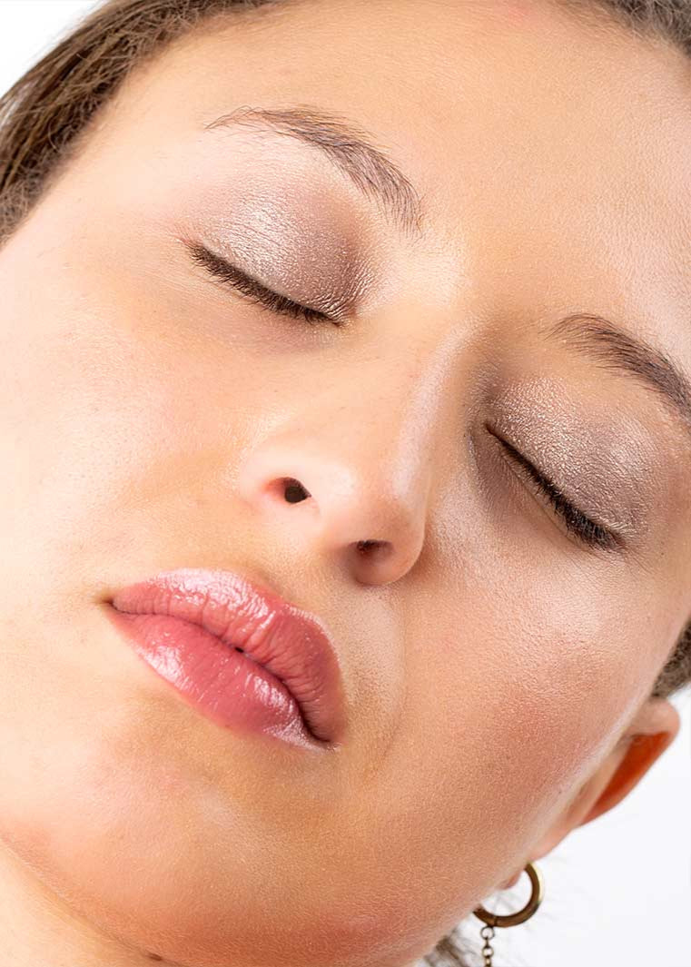 La Crique Cream &amp; Illuminating Eye Shadow in Iced Brown